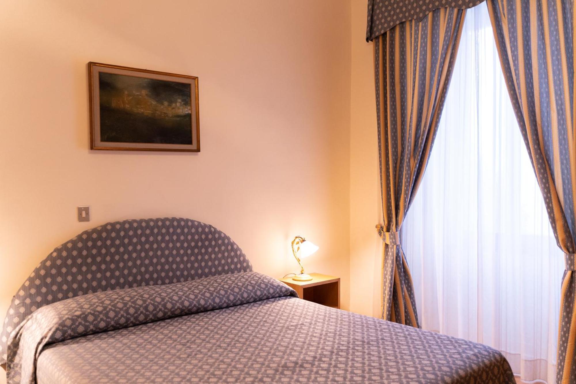 Hotel Belvedere Асизи Екстериор снимка